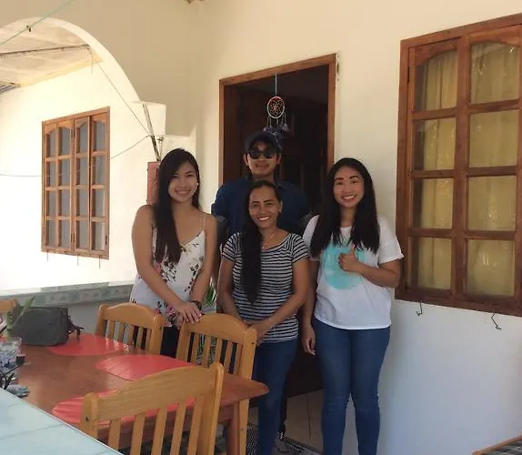 Hostel J & C Moalboal
