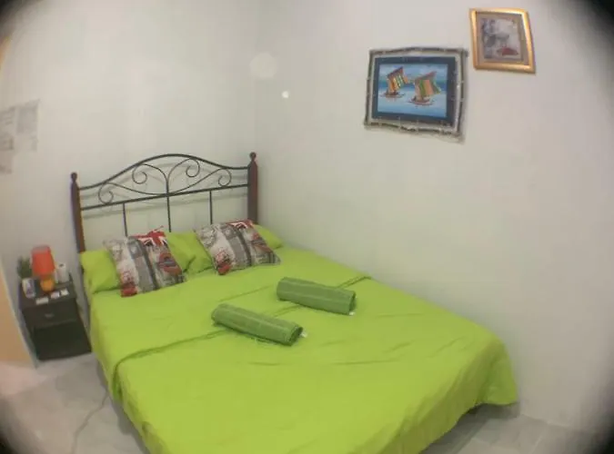 Hostel J & C Moalboal